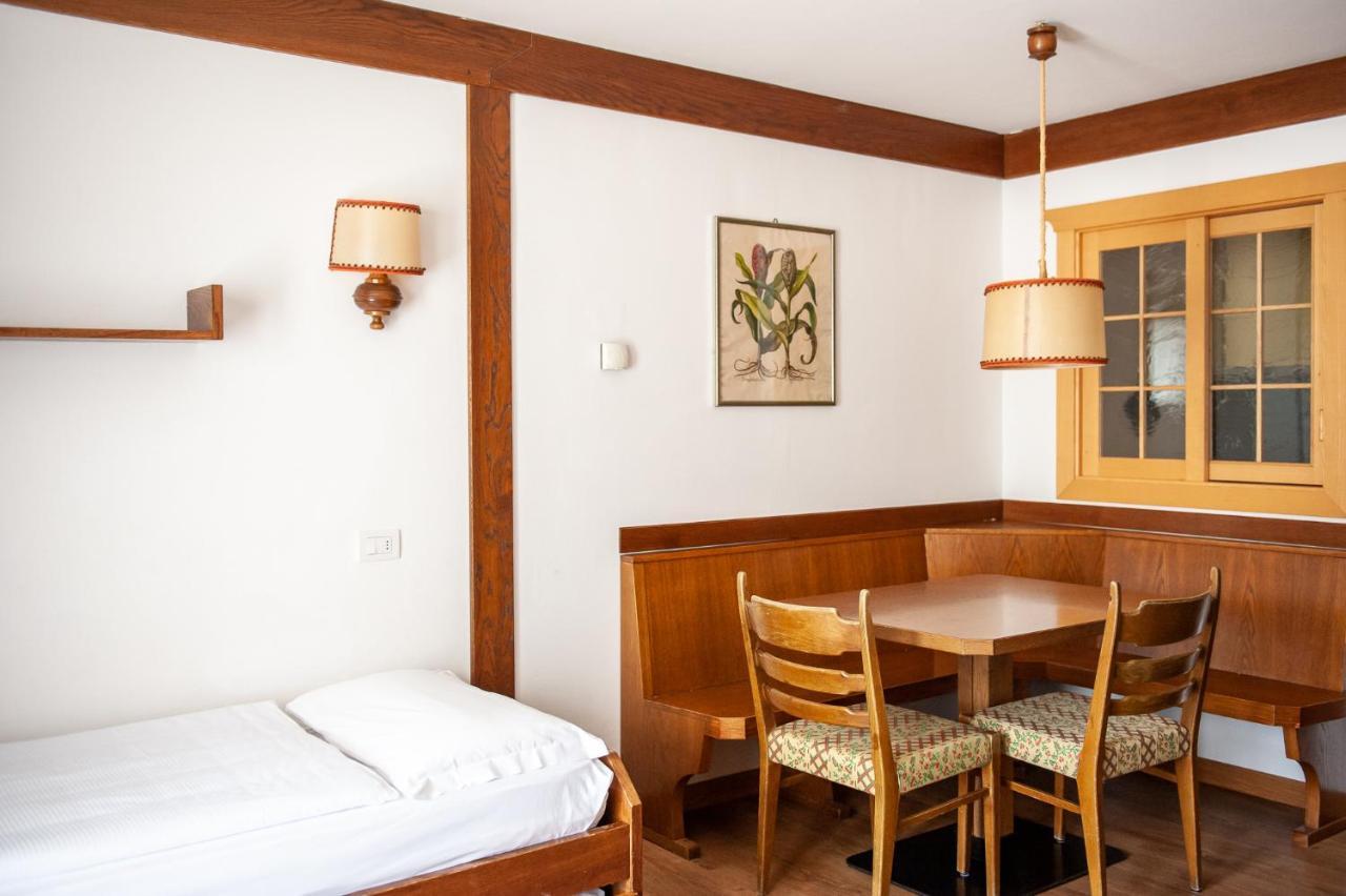 Aparthotel Lastei